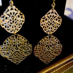 Avon Vintage Silver Scroll Boho Leaver Earrings